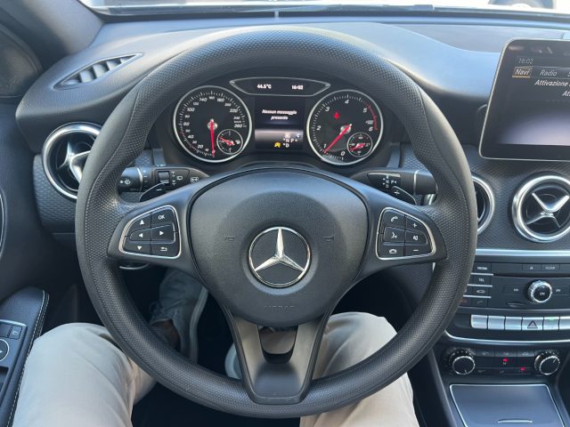 MERCEDES-BENZ A 180 usata, con Sedile posteriore sdoppiato