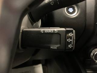 RENAULT Clio usata, con Touch screen