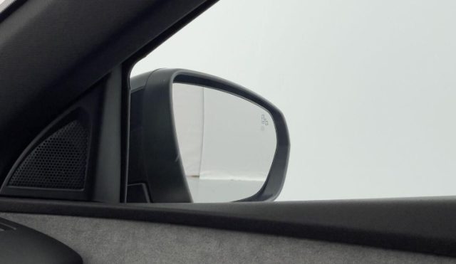 PEUGEOT 5008 usata, con Sedile posteriore sdoppiato