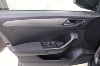 VOLKSWAGEN T-Roc usata, con Volante in pelle