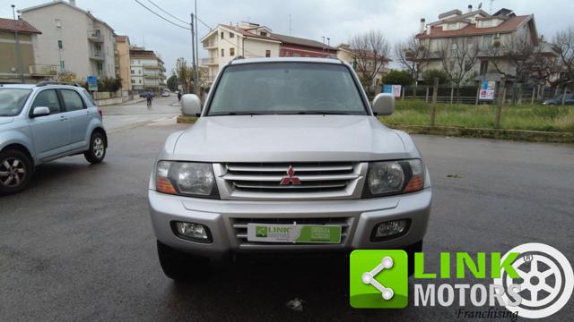 MITSUBISHI Pajero usata, con Airbag