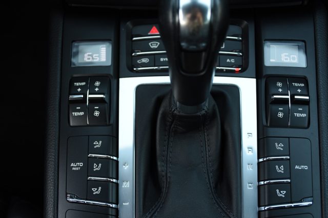 PORSCHE Macan usata, con Volante in pelle