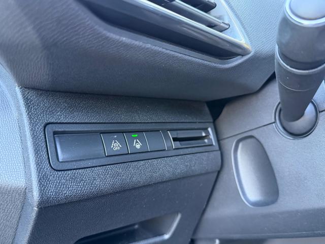 PEUGEOT 3008 usata, con Sensori di parcheggio posteriori