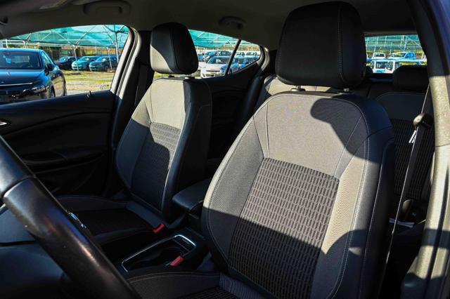 OPEL Astra usata, con Park Distance Control