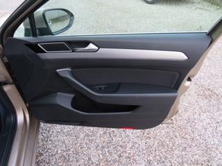 VOLKSWAGEN Passat Variant usata 21