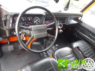 LAND ROVER Defender usata, con USB