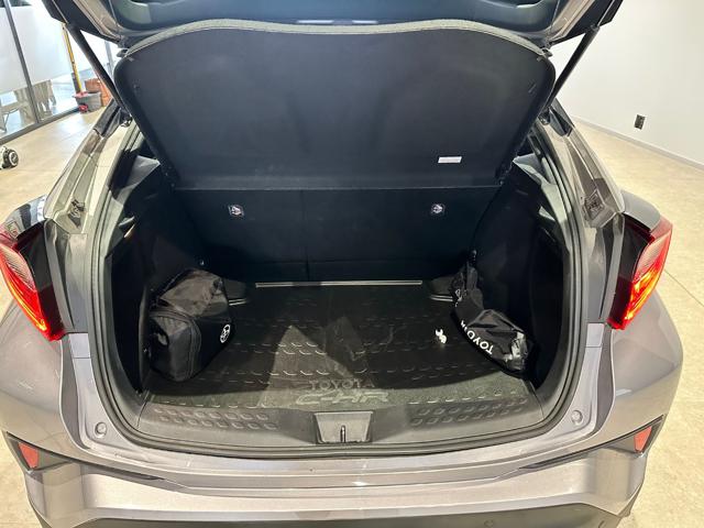 TOYOTA C-HR usata, con Specchietti laterali elettrici