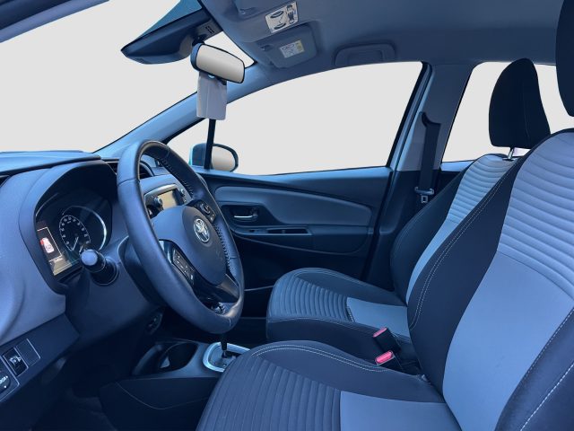 TOYOTA Yaris usata 12