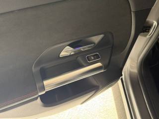 MERCEDES-BENZ GLA 200 usata, con Fari LED