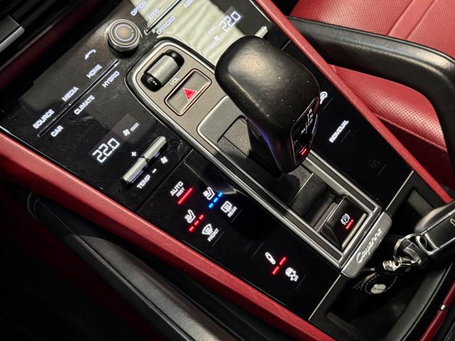 PORSCHE Cayenne usata, con USB