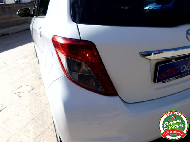 TOYOTA Yaris usata 33