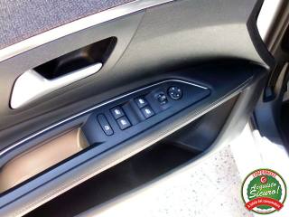 PEUGEOT 3008 usata, con Interni in pelle