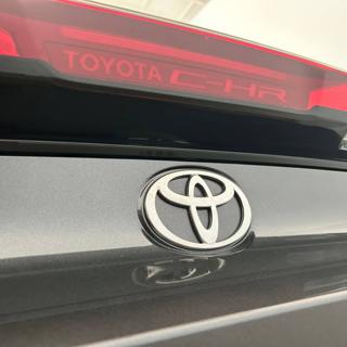 TOYOTA C-HR usata, con Sensori di parcheggio anteriori