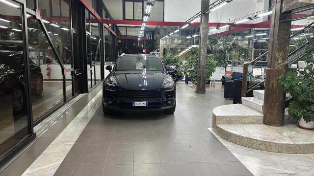 PORSCHE Macan usata, con Leve al volante
