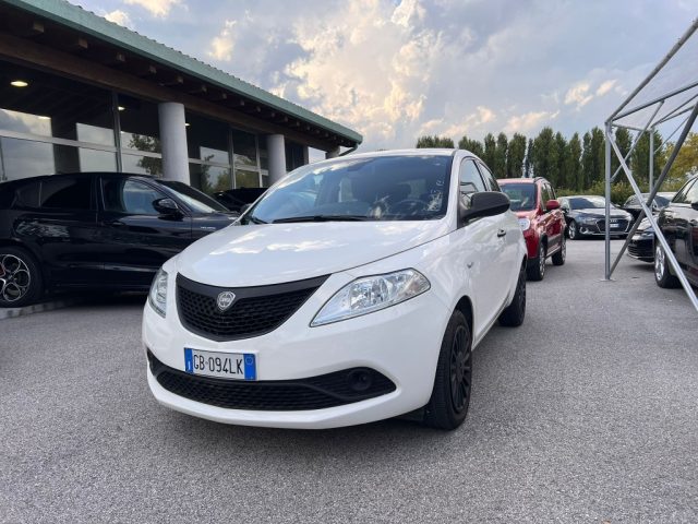 LANCIA Ypsilon usata, con Autoradio