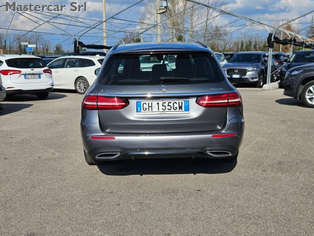 MERCEDES-BENZ E 300 usata, con Autoradio