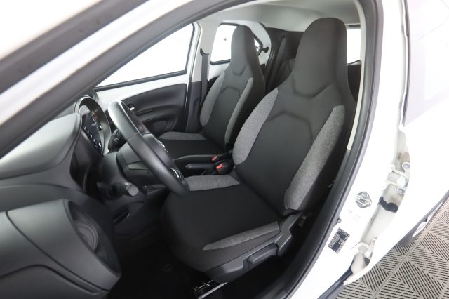 TOYOTA Aygo X usata 2