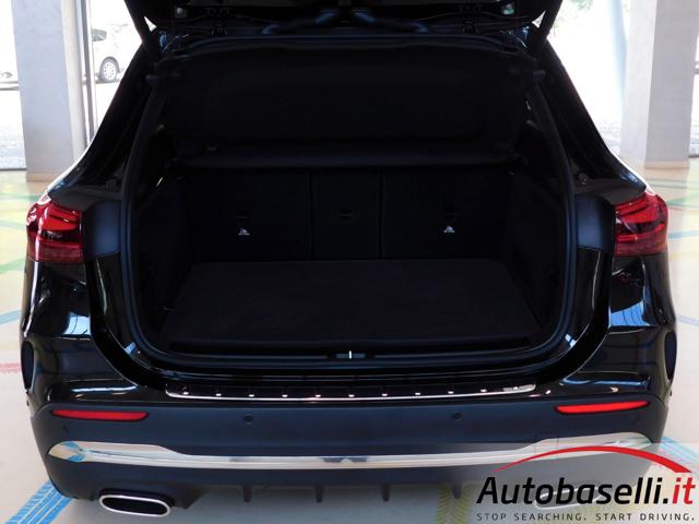 MERCEDES-BENZ GLA 180 usata, con Touch screen