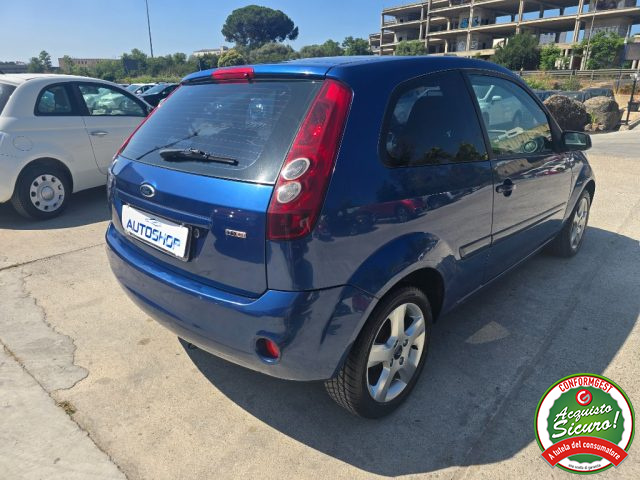 FORD Fiesta usata, con Autoradio
