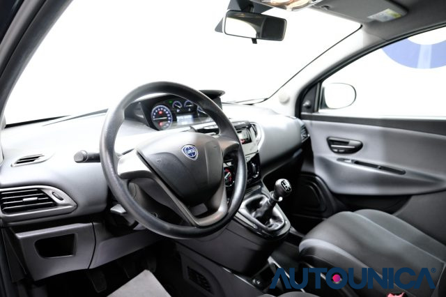 LANCIA Ypsilon usata, con Autoradio