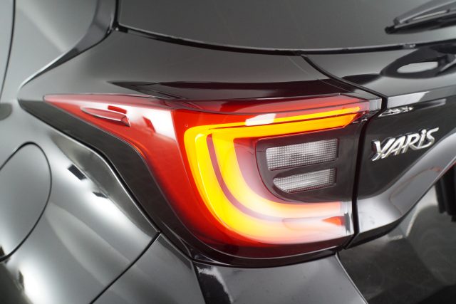 TOYOTA Yaris usata 9