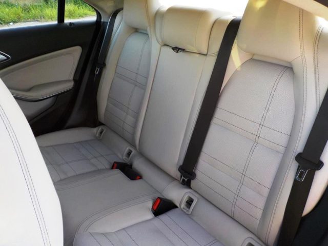 MERCEDES-BENZ CLA 180 usata, con Frenata d