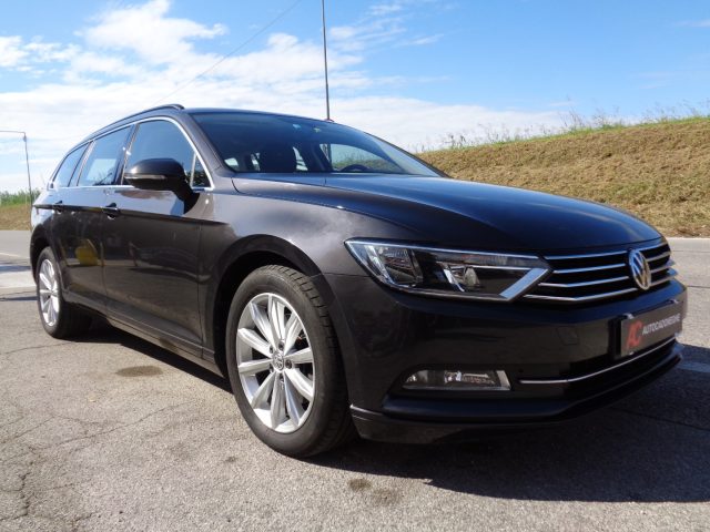 VOLKSWAGEN Passat Variant usata, con Airbag laterali