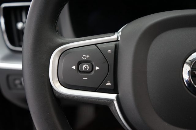 VOLVO XC60 usata, con Riconoscimento dei segnali stradali