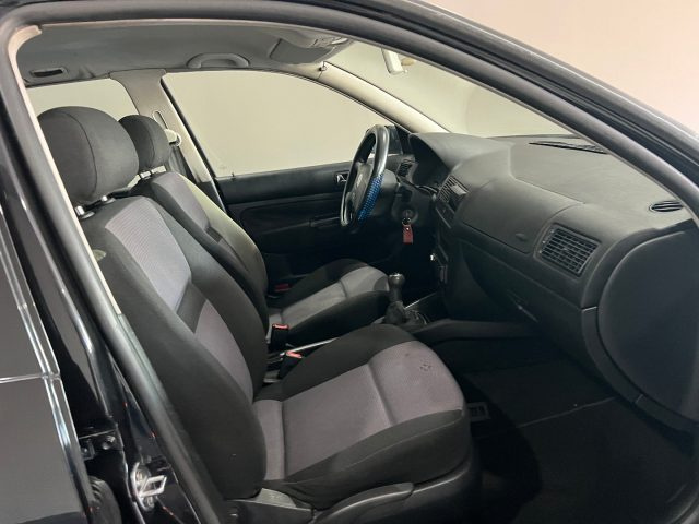 VOLKSWAGEN Golf usata, con Chiusura centralizzata