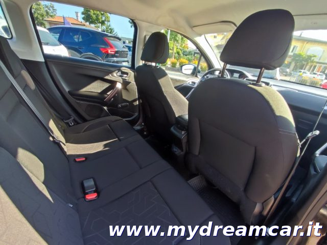 PEUGEOT 2008 usata, con Airbag testa