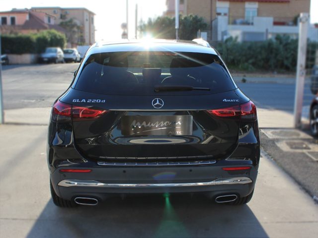 MERCEDES-BENZ GLA 220 usata, con Alzacristalli elettrici
