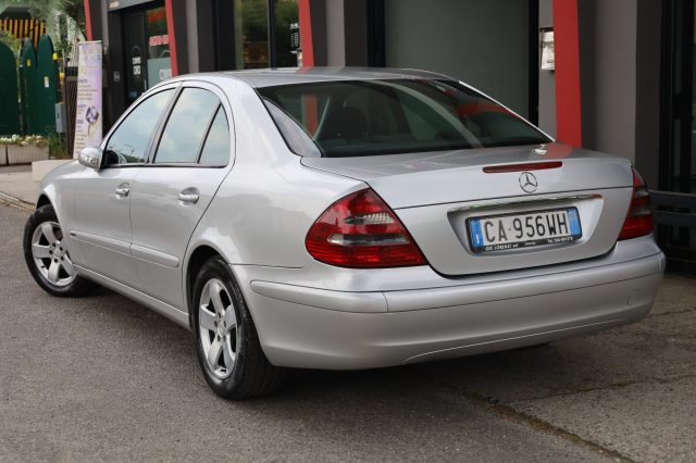 MERCEDES-BENZ E 220 usata 40