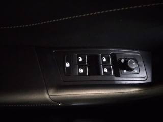 VOLKSWAGEN T-Roc usata, con Sensori di parcheggio posteriori