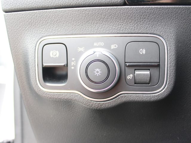 MERCEDES-BENZ B 250 usata, con Controllo elettronico della corsia