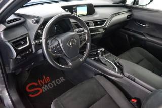 LEXUS UX 250h usata, con Cerchi in lega