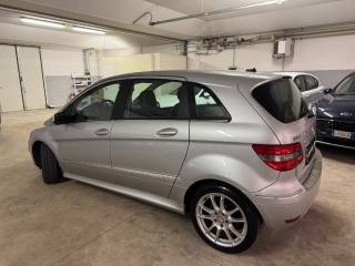 MERCEDES-BENZ B 180 usata, con Boardcomputer