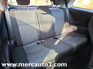 TOYOTA Yaris usata 18