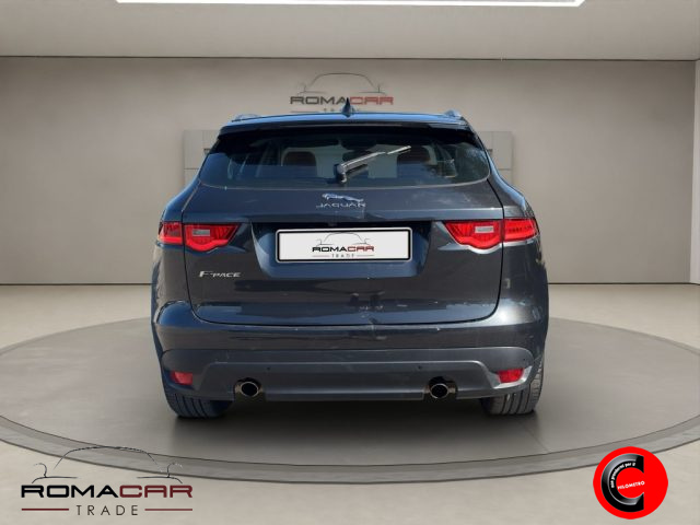 JAGUAR F-Pace usata, con Boardcomputer
