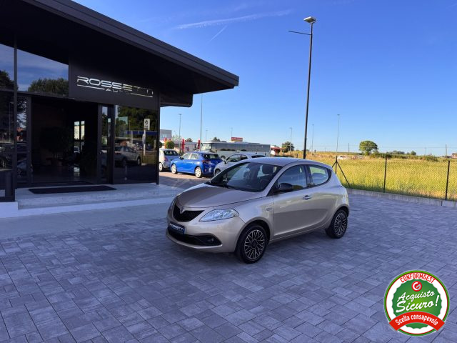 LANCIA Ypsilon usata, con Airbag