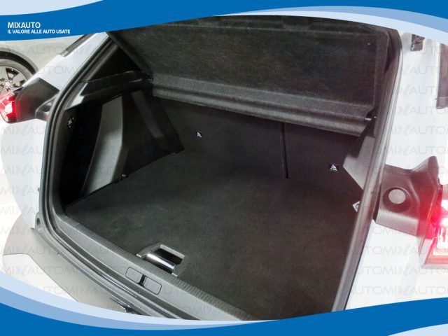 PEUGEOT 2008 usata, con Interni in pelle