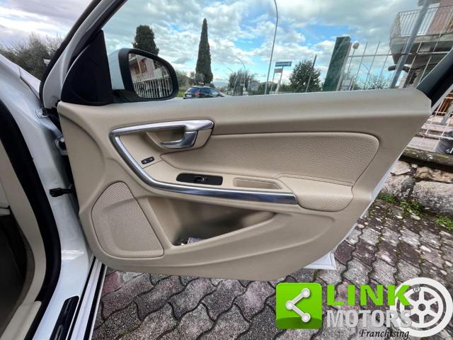 VOLVO S60 usata, con Autoradio digitale