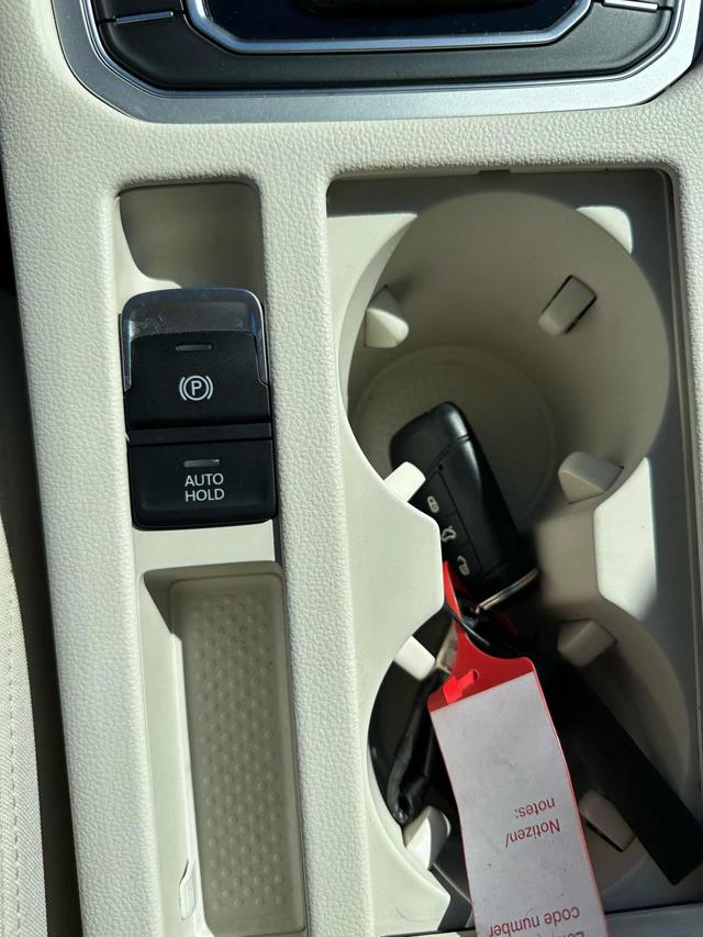 VOLKSWAGEN Passat Variant usata, con Touch screen