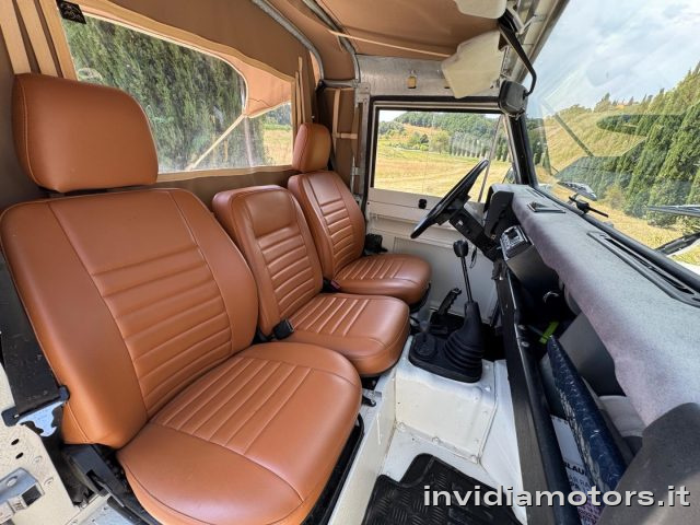 LAND ROVER Defender usata 10