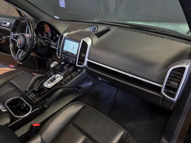 PORSCHE Cayenne usata, con Interni in pelle