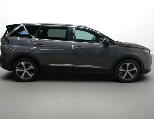 PEUGEOT 5008 usata, con Boardcomputer