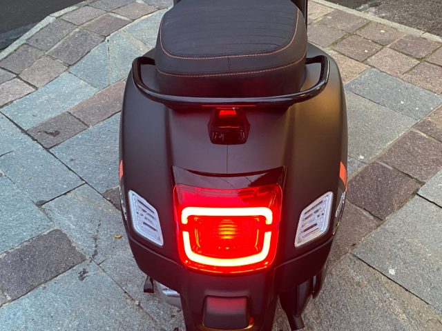 VESPA GTS 300 Super usata 8