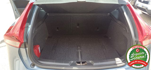 VOLVO V40 Cross Country usata, con ESP