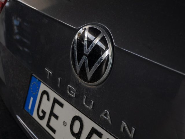 VOLKSWAGEN Tiguan usata, con USB