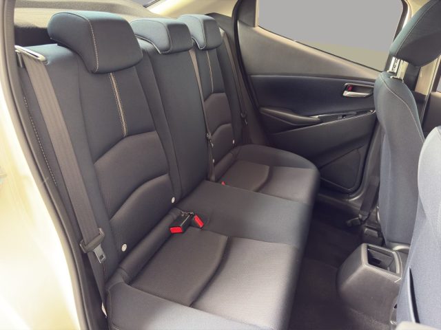 MAZDA 2 usata, con Airbag testa