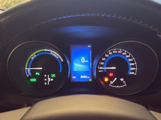 TOYOTA Auris usata, con Cruise Control